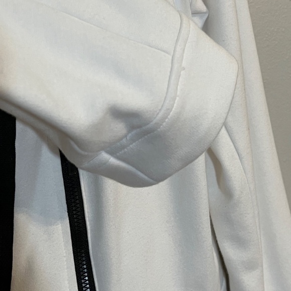 Lane Bryant Womens Jacket Size 16 White Cropped Black Zipper Round Neck Pockets - Picture 5 of 10
